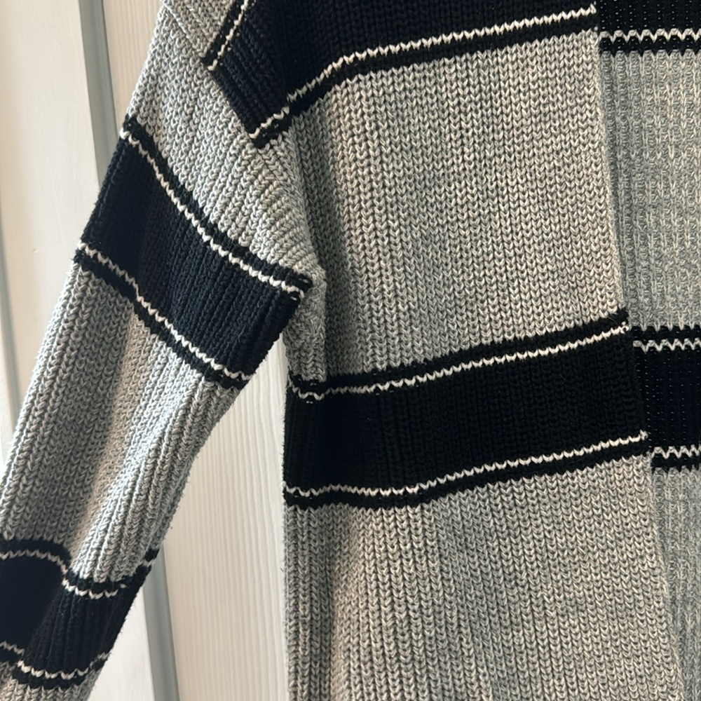Gap Women's 100% Cotton Textured Black and Grey Striped Open Front Cardigan - Picture 4 of 5